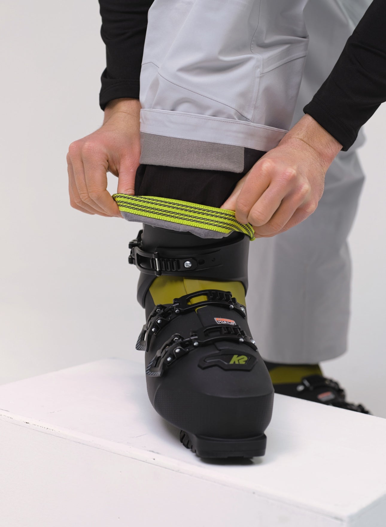 mens durable ski and snowboard pants in cream