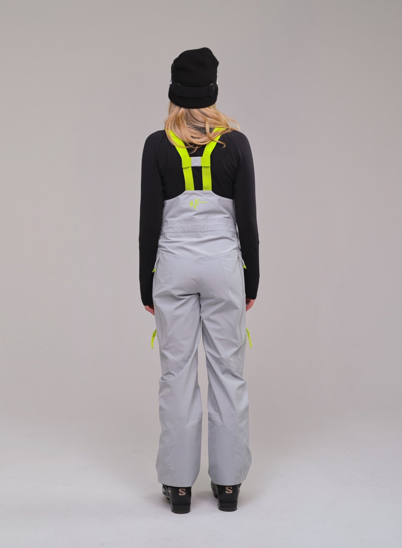 Womens ski and snowboard pants in grey